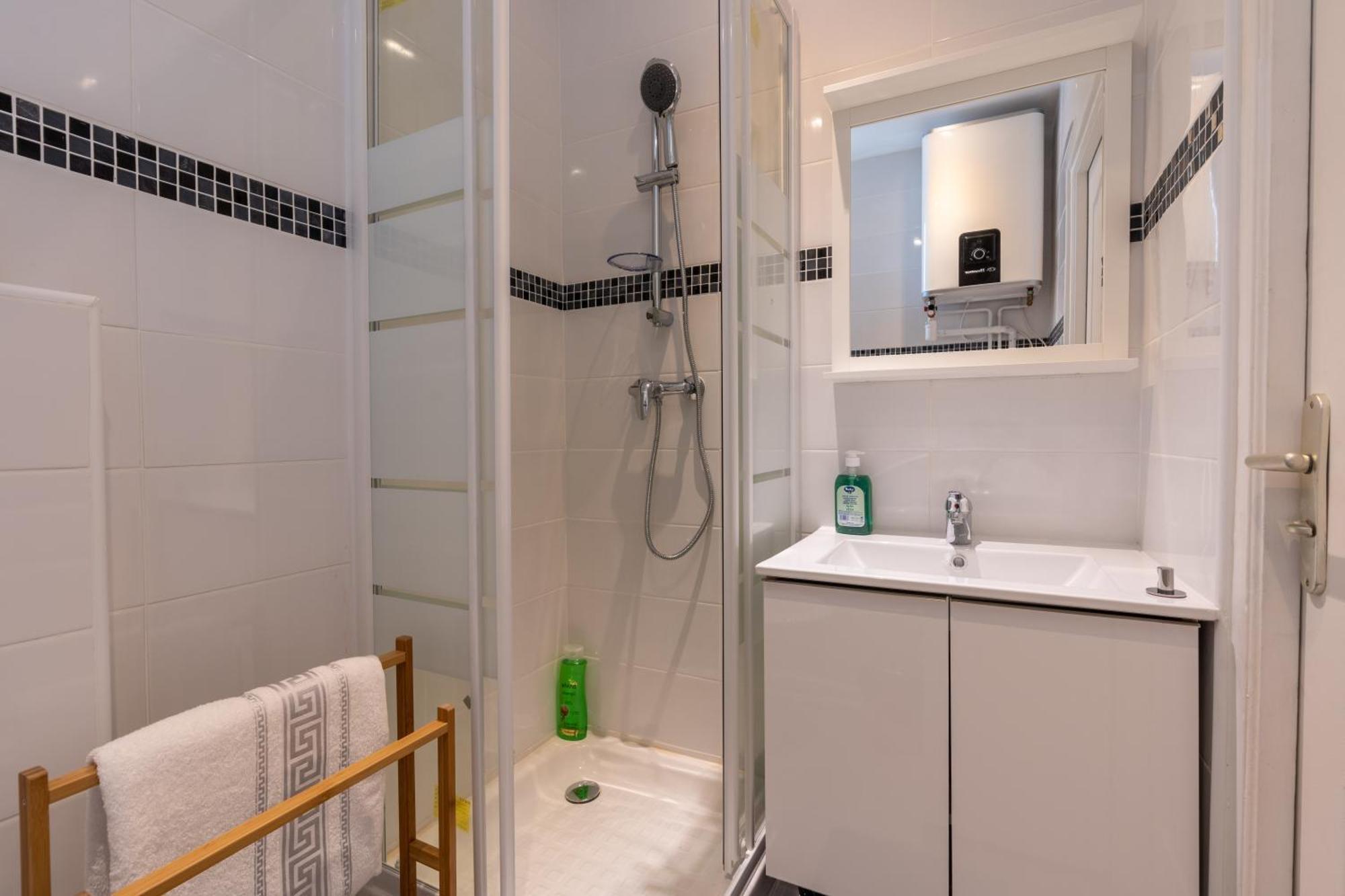 Appartamento Charmant 2 pièces pour 4 personnes à Courbevoie Esterno foto